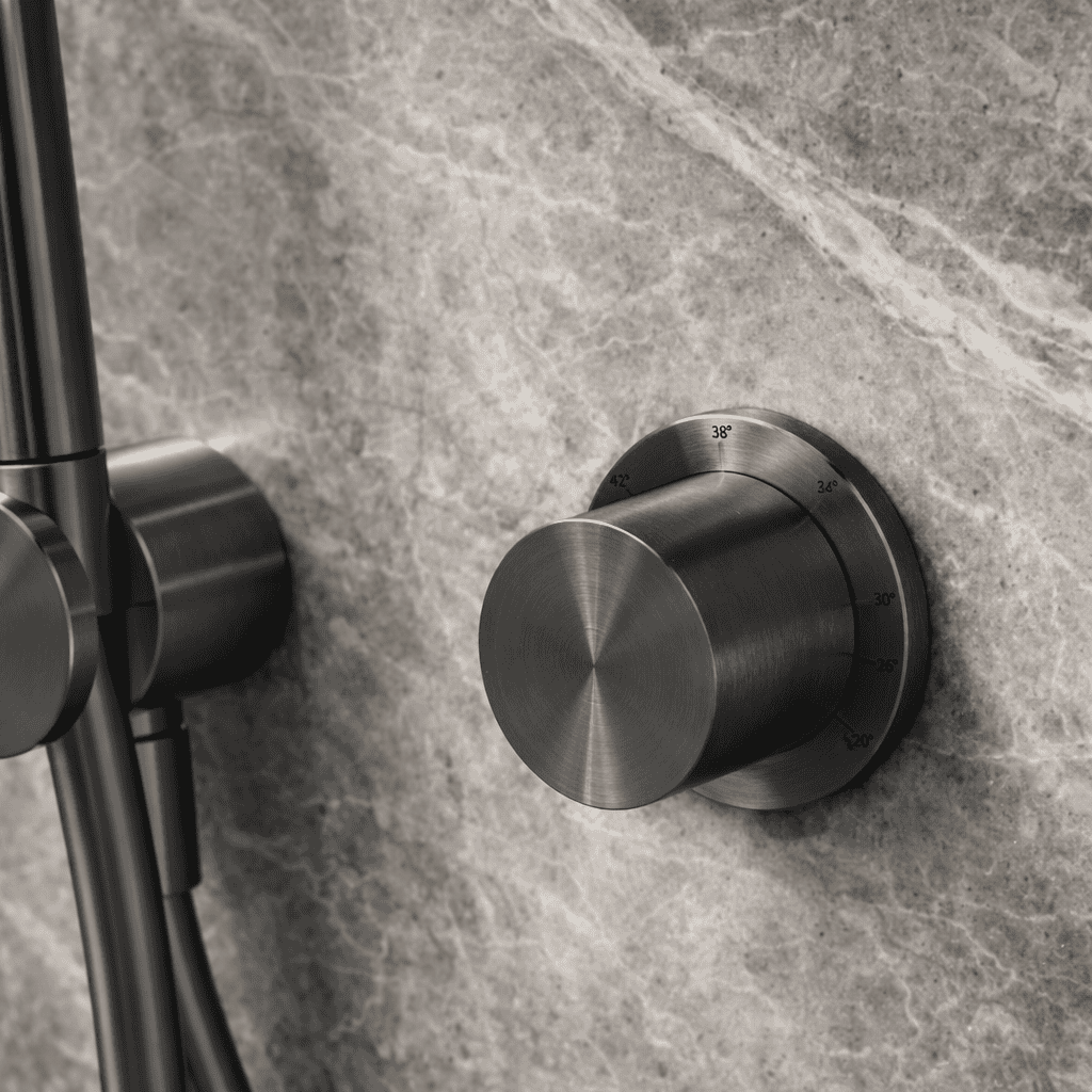 Moderne thermostaatknop voor badkamershowers, strak design en gebruiksvriendelijk, ideaal voor luxe badkamerinstallaties en waterregeling.